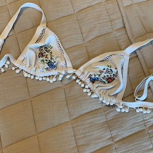 ASOS bikini top size 32DDD (runs slightly small)